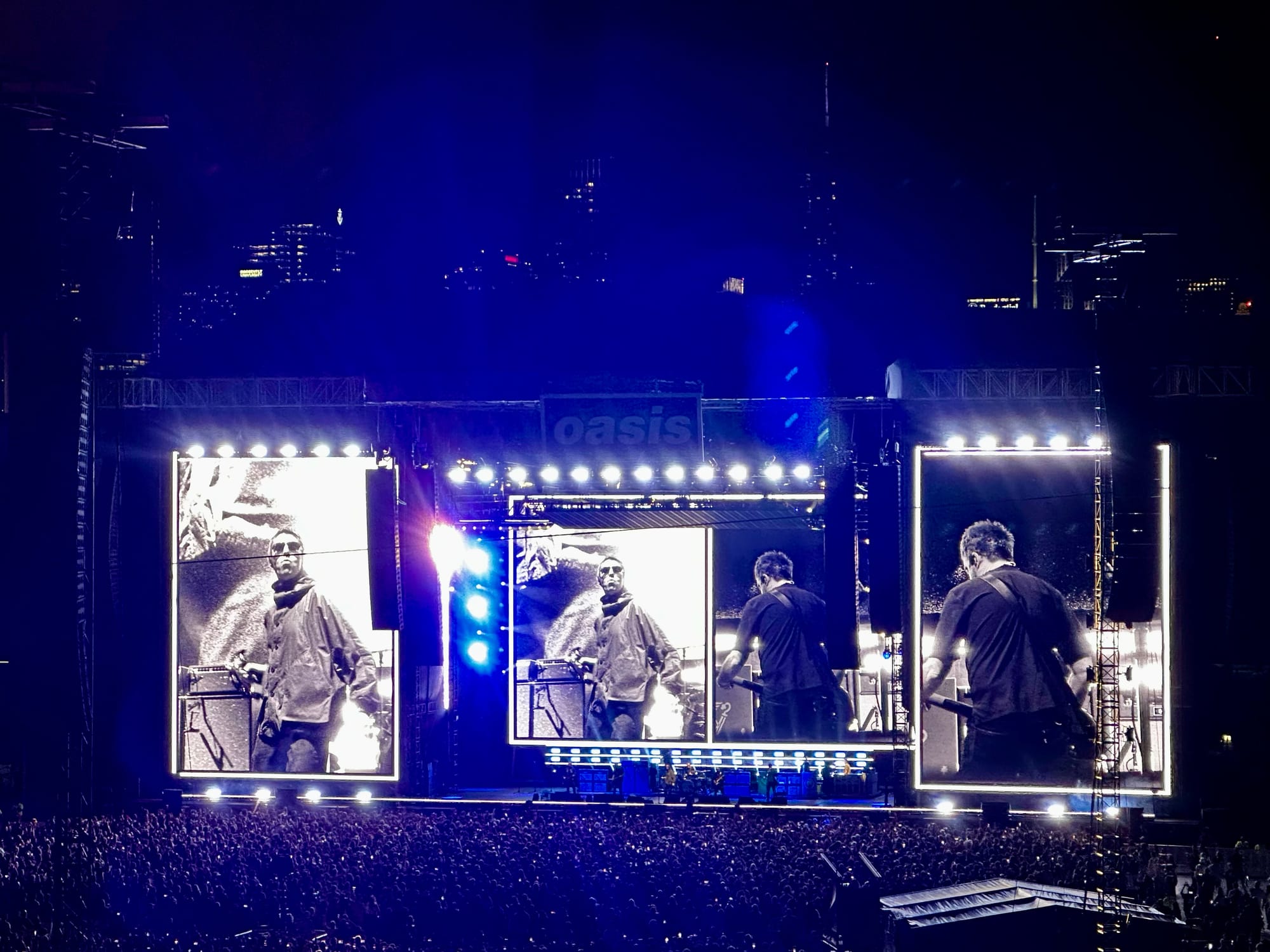 Oasis in concert