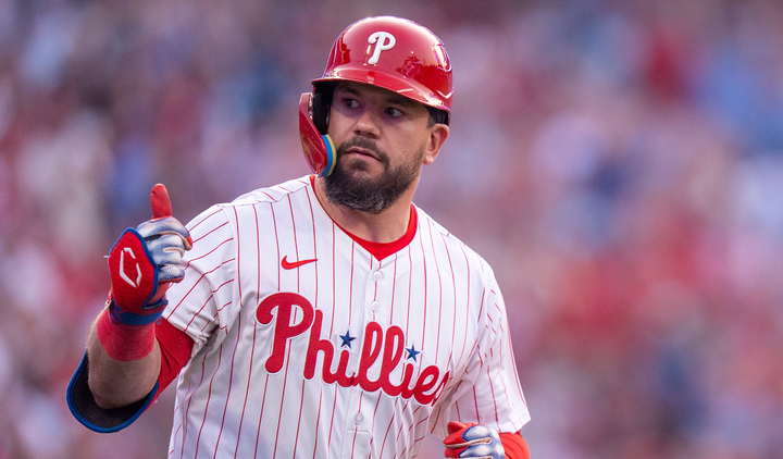 Kyle Schwarber giving the thumbs up after hitting a homer